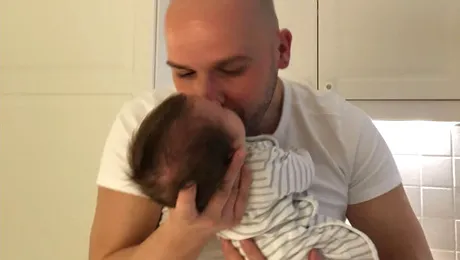 Andrei Ştefănescu, noua sa viaţă de tătic: „Simt că viaţa mea a devenit mai importantă”