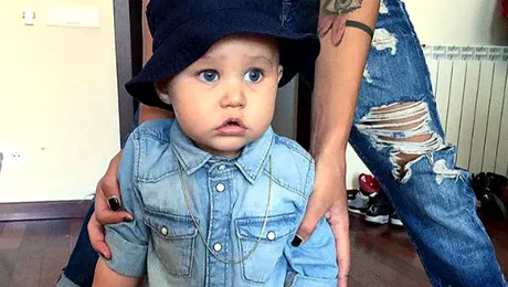 Dominic, fiul Antoniei şi al lui Alex Velea, e vedetă pe internet!