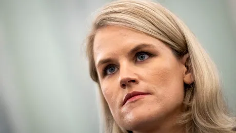 Cele mai grave lucruri dezvăluite despre Facebook de către Frances Haugen, fostă angajată