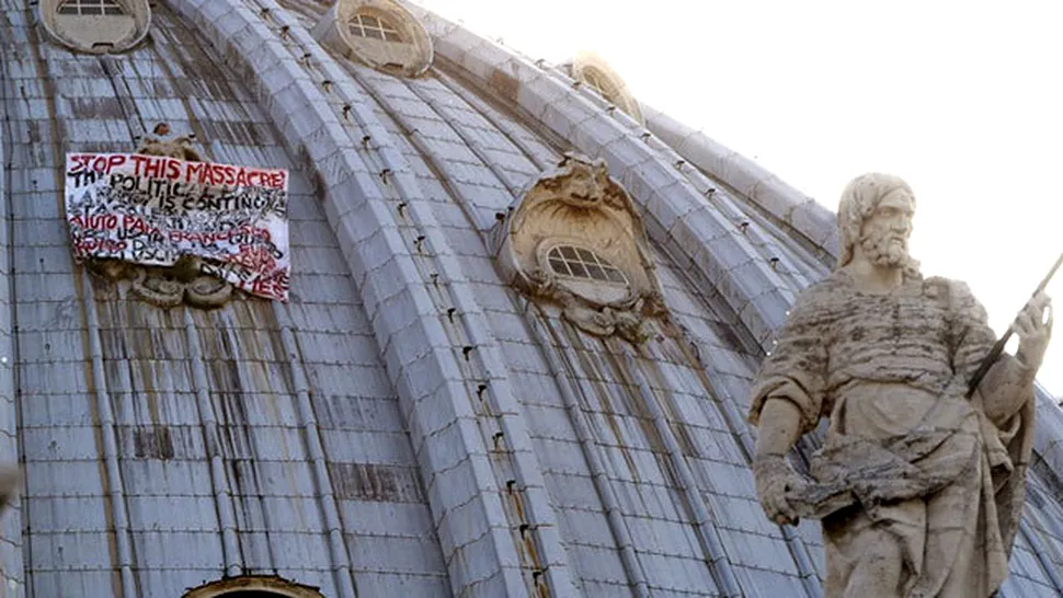 Vatican: Protest pe cupola bazilicii Sf. Petru