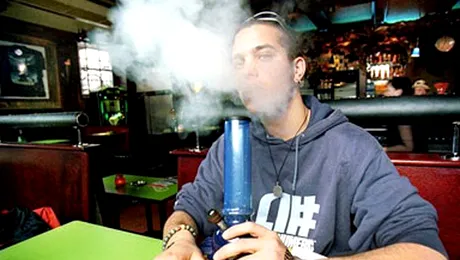 Olandezii vor sa tina Cofee shop-urile doar pentru ei