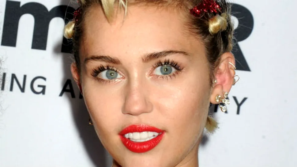 
Miley Cyrus va prezenta gala MTV Video Music Awards 