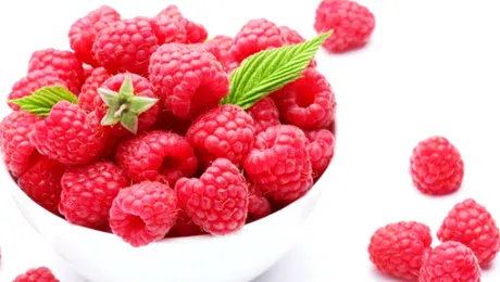 5 motive pentru care e indicat să mănânci zmeură