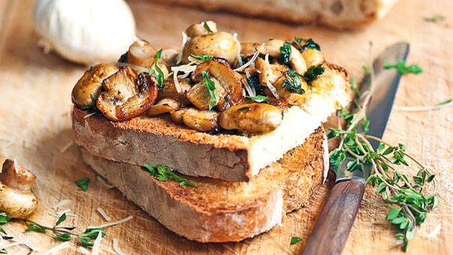 bruschete cu ciuperci si usturoi