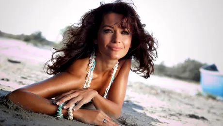 Anca Ţurcaşiu cântă muzică populară