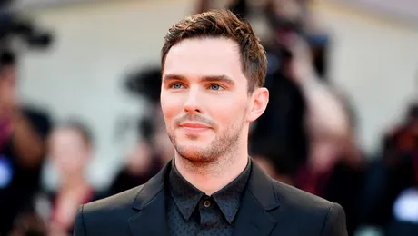 Nicholas Hoult va juca în „Renfield”, un nou film despre Dracula