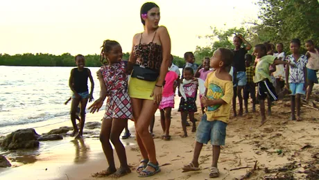 Concurenţii din ”Ultimul Trib” fac schimb de obiceiuri cu localnicii din Madagascar