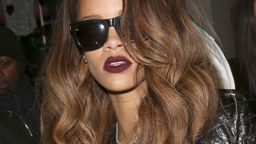 Rihanna, rănită de un fan la ieșirea dintr-un club