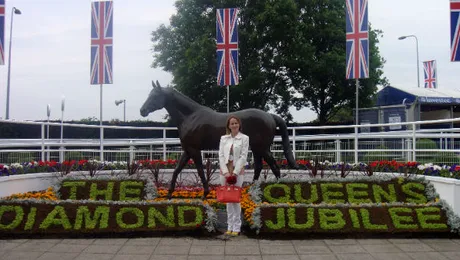 Delia Antal si-a etalat geanta unicat la Derby-ul de la Epson!