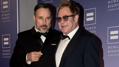 Spune „DA” în acest weekend! Elton John se va căsători cu partenerul său de viaţă