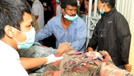 Eruptia vulcanului Merapi a provocat moartea a cel putin 13 persoane