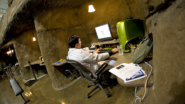 Birouri de creatie ascunse in pesteri de munte