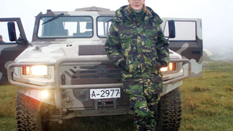 Roxana Ciuhulescu, în armată