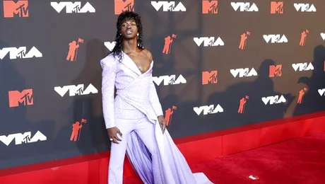 Grimes, Lil Nas X și alți artiști vor lansa NFT-uri pe TikTok