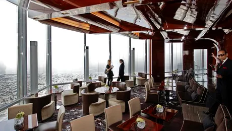 Cel mai inalt restaurant din lume si-a deschis portile (Poze)