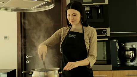 Anca Lungu ştie cum se face crema de ciuperci obraznice!