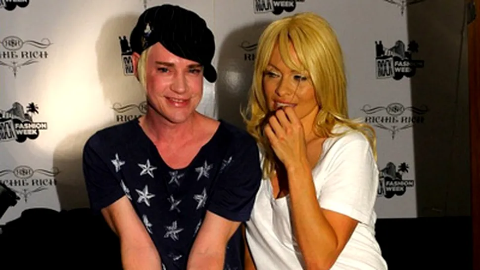 Pamela Anderson isi lanseaza prima colectie vestimentara