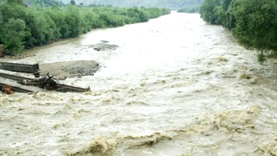 COD GALBEN de inundații, emis de hidrologi în județele Argeș și Dâmbovița