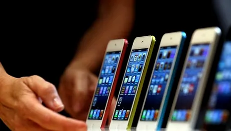 Ai rămas fără baterie la telefonul mobil? Reîncarcă-l cu ajutorul urinei