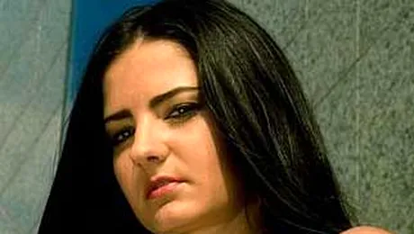 Elena Ceausescu a primit un colier in valoare de 3.500 euro