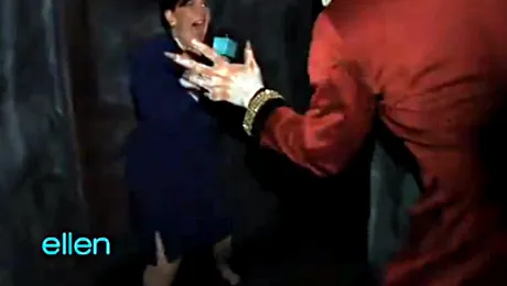 Tu cat de tare te sperii in casa groazei? (Video)