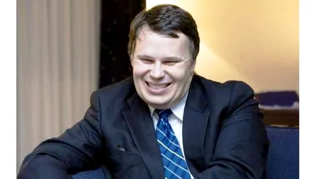 Uraa! Scăpăm de Jeffrey Franks! Ups! Vine un olandez!