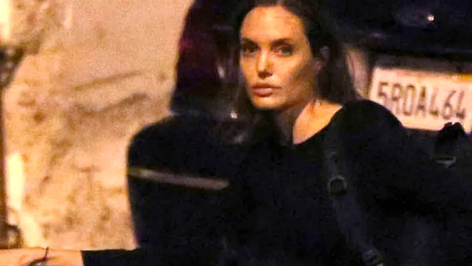 
Angelina Jolie are noi probleme de sănătate
