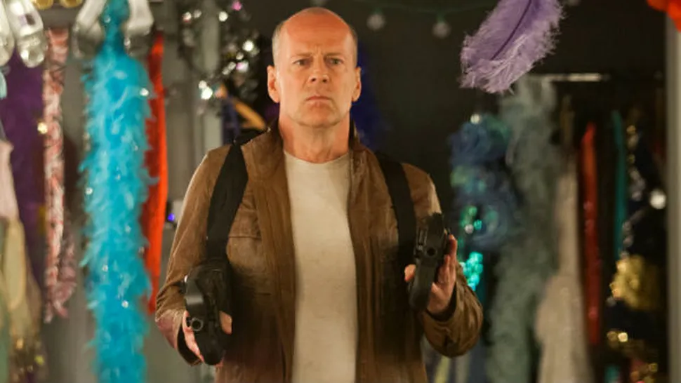 Bruce Willis călătoreşte în timp ca să-şi salveze viaţa