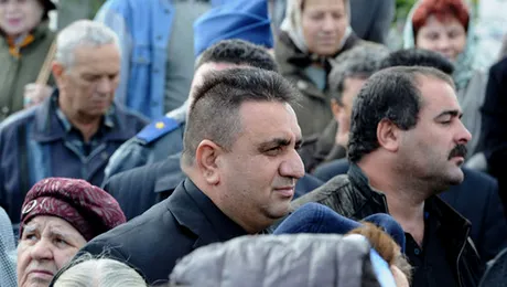 Desi este analfabet, Bercea Mondial are permis de conducere