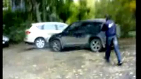 Vezi cine a castigat duelul SUV-urilor: RAV4 vs Tribeca (VIDEO)