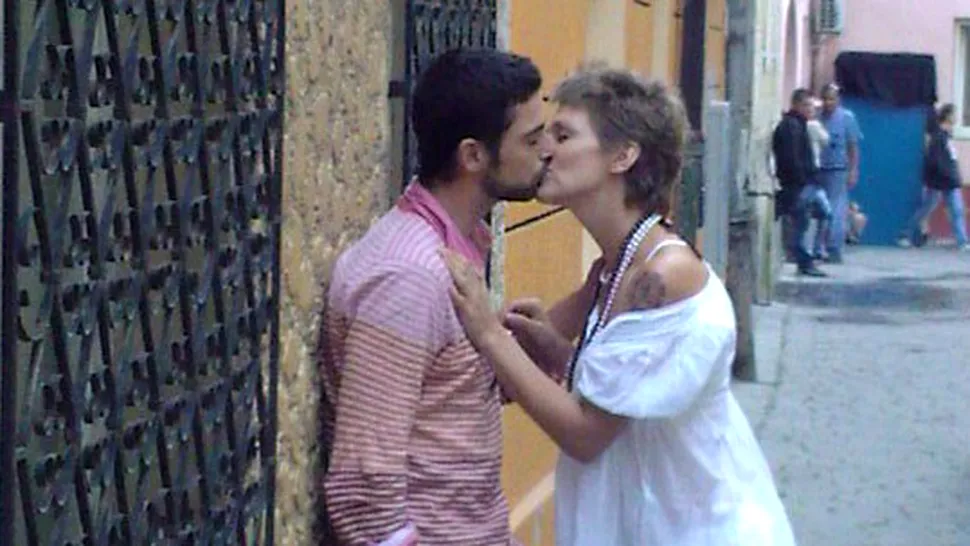 Update/Exclusiv: Afla cu cine se saruta Dana Nalbaru!