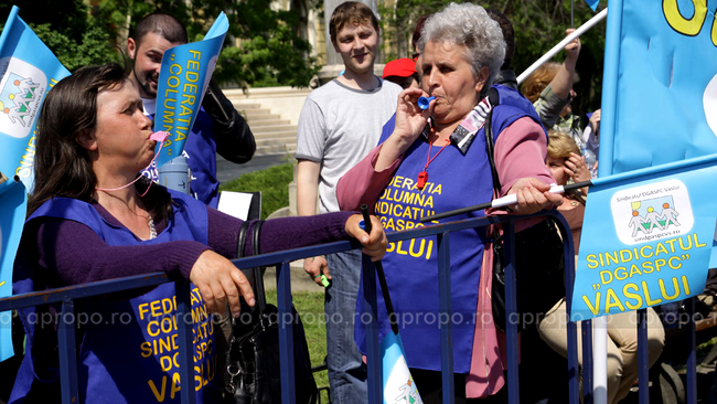 Sindicalisti de toate varstele au pichetat, astazi, Guvernul