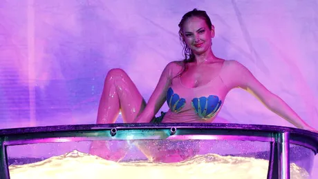 Roxana Ionescu, dans acvatic la ”Serviţi, vă rog!”