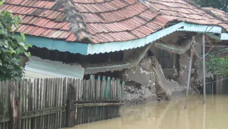 Inundatiile din nordul Moldovei au luat zeci de vieti (video)