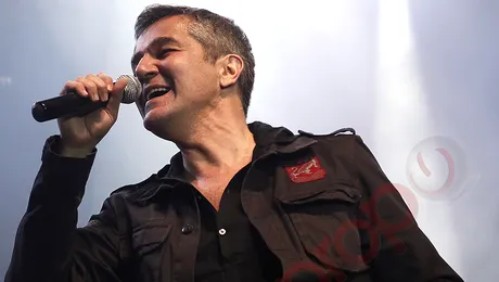 Holograf i-a innebunit pe fanii din Sala Polivalenta!