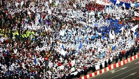 Proteste in Piata Revolutiei si Piata Victoriei din Capitala, miercuri