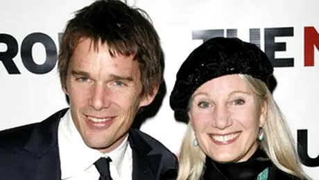 Ethan Hawke sprijina copiii din Romania sa mearga la scoala