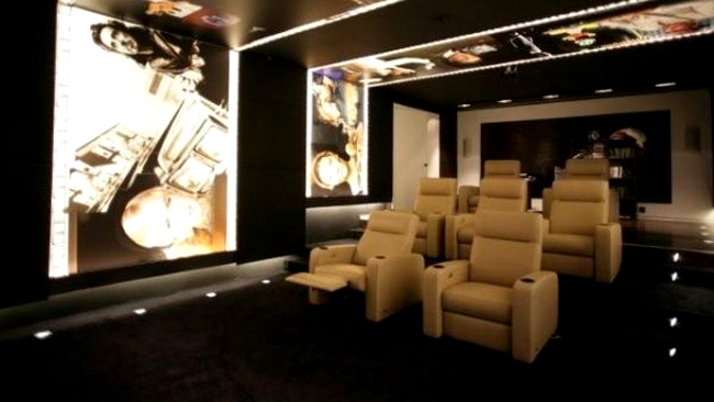 Sala proprie de cinema iti permite sa urmaresti filmul favorit redat de ultima tehnologie