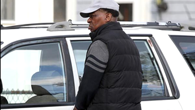 Onyango Obama nu pare afectat de faptul ca exista un ordin de deportare pe numele lui inca de acum 10 ani