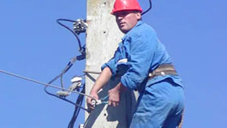 Cine repara si modernizeaza, te lasa fara curent in casa