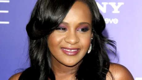 Bobbi Kristina, convulsii violente! Este, din nou, în comă indusă