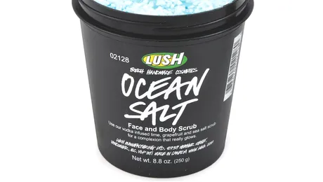 De ce este apa oceanelor sărată