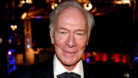 Actorul Christopher Plummer îşi lasă urmele în cimentul de la Hollywood