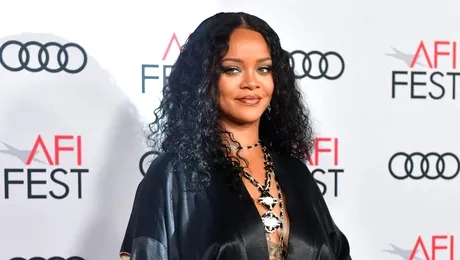 Rihanna a devenit oficial miliardară și ocupă primul loc în topul celor mai bogate cântărețe