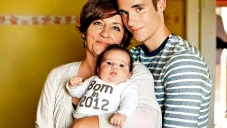 RELAȚIE BOLNAVĂ‚: El are 16 ani, ea are 43 de ani și au o fiică