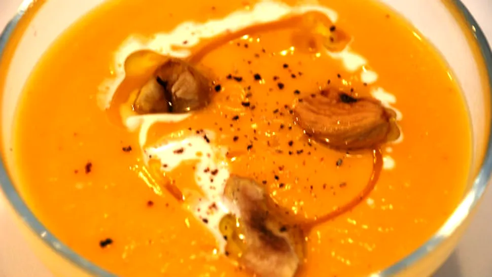 Supă cremă de dovleac cu castane. Reţetă Nicolai Tand - FOTO