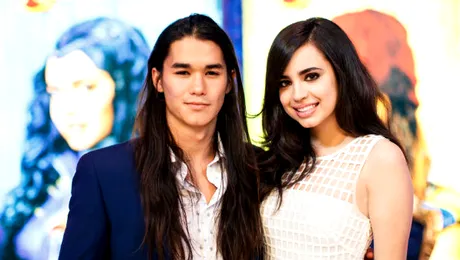INTERVIU Boo Boo Stewart şi Sofia Carson, din „Descendenţii”: „Scrieţi-ne să ne spuneţi dacă v-a plăcut filmul!”