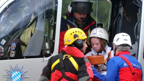 Noapte de cosmar: 20 de turisti au ramas blocati intr-o telecabina!