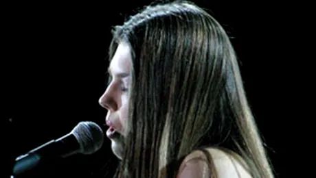 Paula Seling s-a dat cu manelistii!