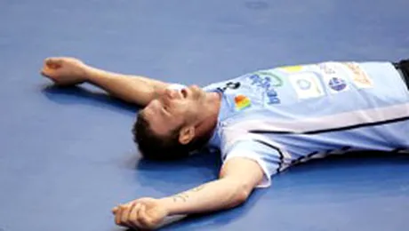 Placheta cu bustul lui Cozma (Sport.ro)